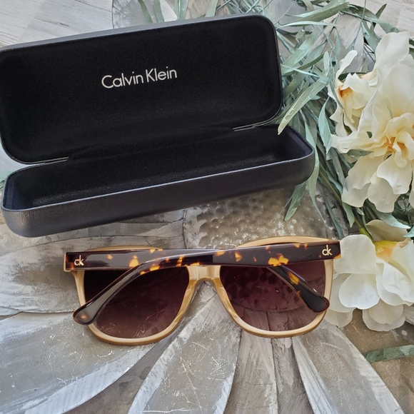 Calvin Klein Sunglasses - Picture 3 of 4